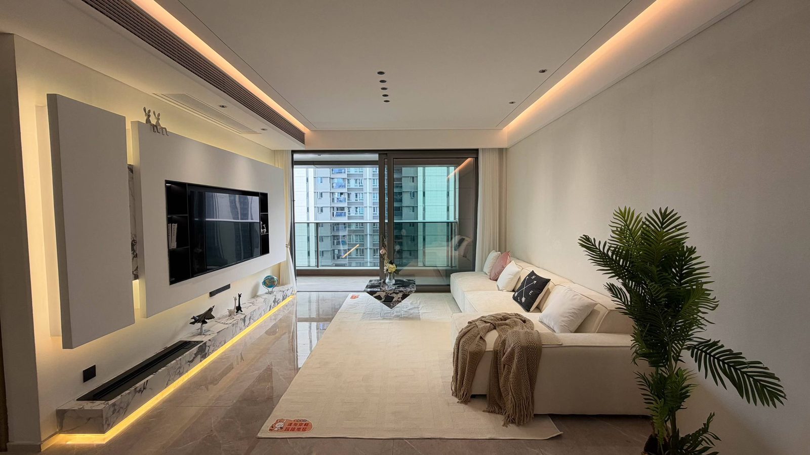 Poly Tianyue living room