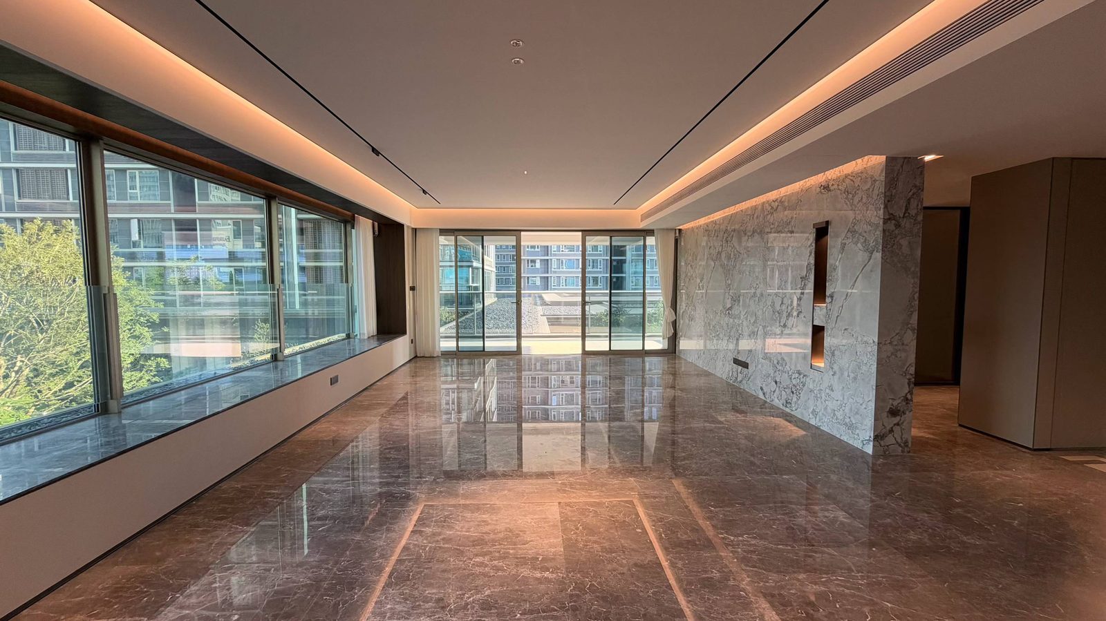 Zhaoshang Huaxi living room